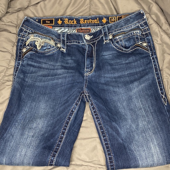 Rock revival jeans in womens. Size 31. You can find their size chart online. - Picture 2 of 6